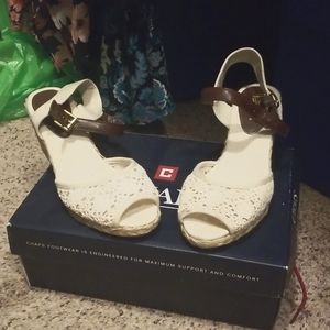 Chaps cream wedges